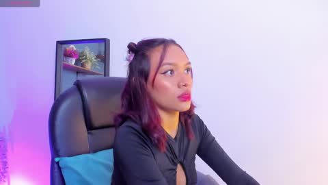 mia_gil_ online show from October 2, 7:54 pm