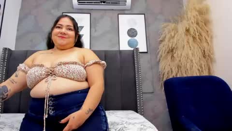 mia online show from June 15, 8:00 pm