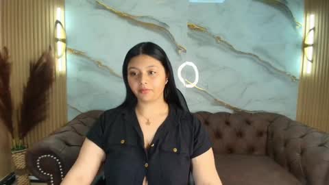 Mia online show from September 28, 1:05 pm