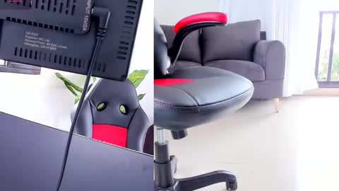 Mia.... Nice to meet you  thumb up me please its important online show from November 11, 7:25 pm