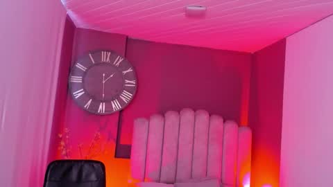 Val  online show from February 17, 6:58 pm