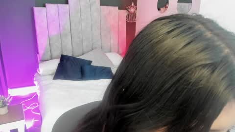 Snapshot of mia_jagger chatting on June 1, 7:48 pm Val online show from June 1, 7:48 pm