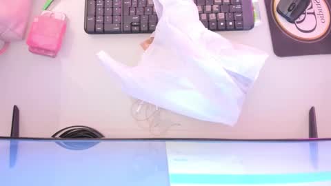 Snapshot of mia_jonnees chatting on October 7, 12:02 pm online show from October 7, 12:02 pm