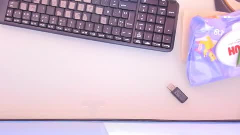 Snapshot of mia_jonnees chatting on October 25, 12:13 pm online show from October 25, 12:13 pm