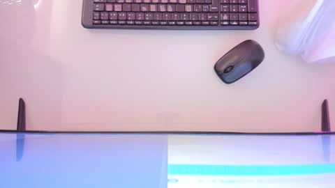 Snapshot of mia_jonnees chatting on October 28, 12:19 pm online show from October 28, 12:19 pm