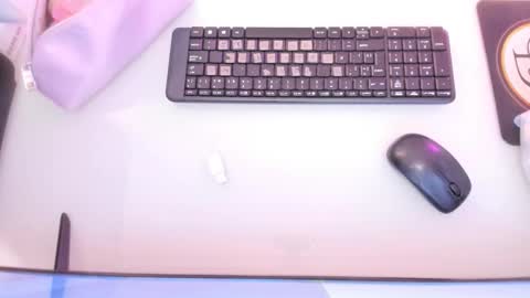 Snapshot of mia_jonnees chatting on November 6, 12:06 pm online show from November 6, 12:06 pm