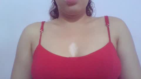 Snapshot of mia_k02 chatting on May 18, 10:04 pm Mia online show from May 18, 10:04 pm