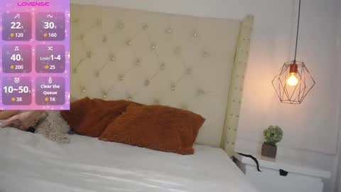 Snapshot of mia_kair chatting on September 20, 6:09 pm Mia Kair online show from September 20, 6:09 pm