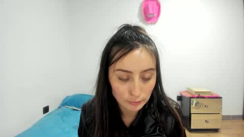 mia kaneee online show from December 6, 4:47 am