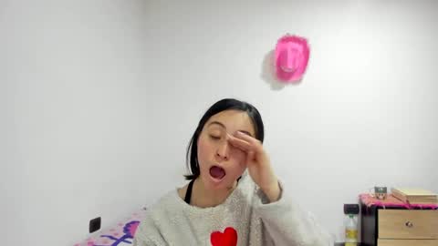 mia kaneee online show from December 11, 12:23 am