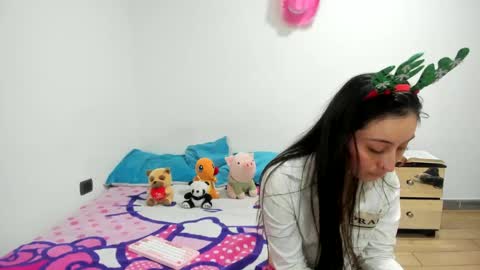mia kaneee online show from December 15, 8:36 pm