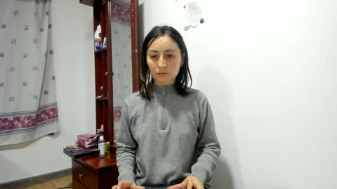 mia kaneee online show from December 17, 1:29 am