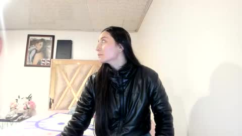mia kaneee online show from September 17, 1:40 am