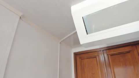 Snapshot of mia_kisses2 chatting on February 24, 2:20 am Mia online show from February 24, 2:20 am