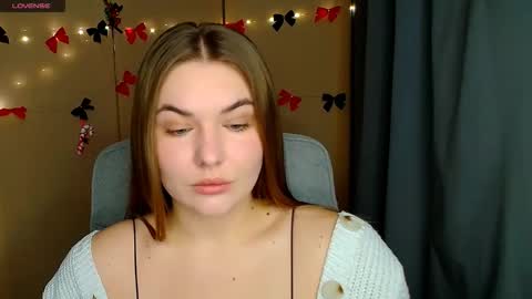 mia_lemm online show from December 17, 7:47 am