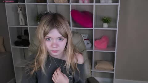 Minnie online show from November 20, 9:20 am