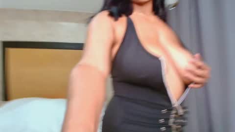 Snapshot of mia_lopez52 chatting on September 18, 7:05 pm MIALOPEZ . Y . online show from September 18, 7:05 pm