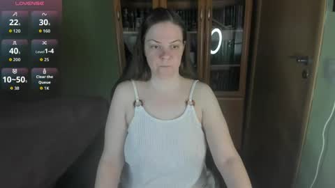 Snapshot of mia_lores chatting on May 21, 9:05 am mia_lores online show from May 21, 9:05 am