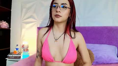 Mia online show from September 26, 7:51 pm