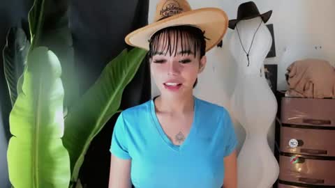 M I A online show from July 8, 1:37 pm