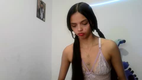 Snapshot of mia_lucy_21 chatting on October 18, 9:10 am mia lucy 21 online show from October 18, 9:10 am