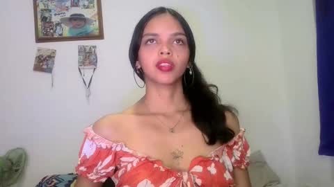 Snapshot of mia_lucy_21 chatting on December 5, 8:27 pm mia lucy 21 online show from December 5, 8:27 pm