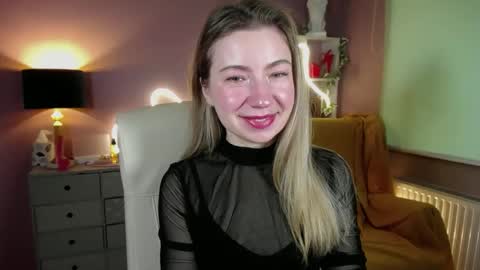Mia online show from March 12, 7:35 am
