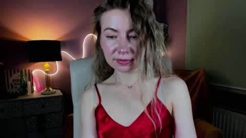 Mia online show from November 16, 2:44 pm