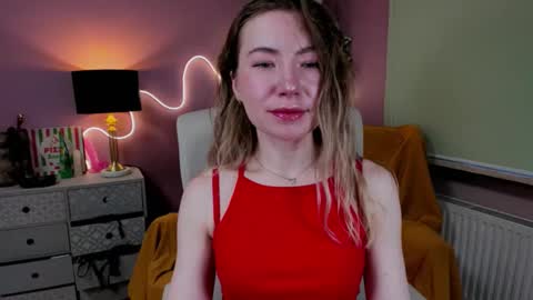 Mia online show from December 3, 7:38 am