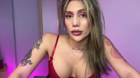 Snapshot of mia_mattel chatting on May 23, 7:56 am 333 online show from May 23, 7:56 am