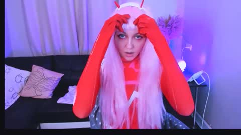 mia_meowxkiss online show from September 24, 4:21 pm