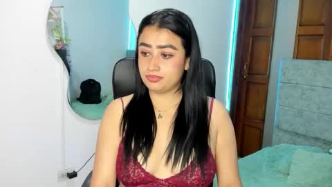 mia_mills777 online show from September 24, 3:43 am