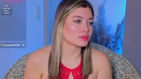 Snapshot of mia_monroe_888 chatting on December 16, 11:21 pm Mia Monroe online show from December 16, 11:21 pm