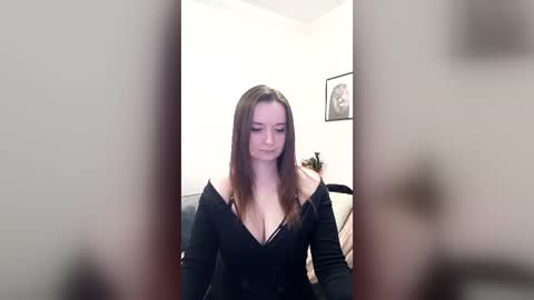 Snapshot of mia_muuur chatting on July 16, 8:20 am Mia online show from July 16, 8:20 am