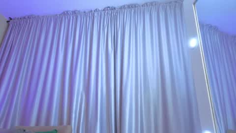 Mia online show from April 13, 12:32 pm