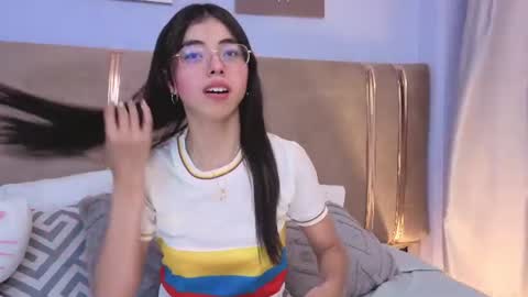Snapshot of mia_naive chatting on June 28, 12:38 am Mia online show from June 28, 12:38 am