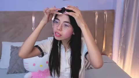 Snapshot of mia_naive chatting on July 9, 11:58 am Mia online show from July 9, 11:58 am