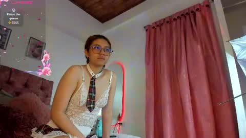Snapshot of mia_nova5 chatting on July 8, 12:20 pm mia_nova5 online show from July 8, 12:20 pm