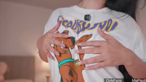 Instagram Nelyiramirez online show from March 7, 3:14 am