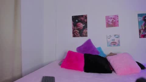 Snapshot of mia_purplee chatting on November 5, 3:06 am mia_purplee online show from November 5, 3:06 am