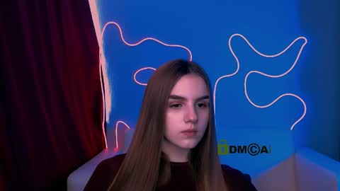 mia online show from April 30, 9:15 am