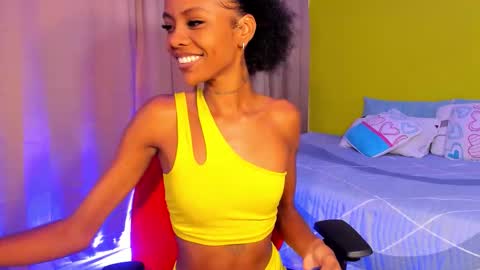 Mia online show from November 22, 2:38 pm
