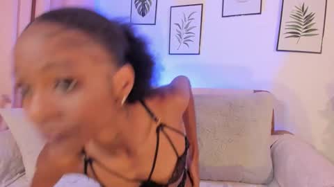 Mia online show from November 25, 3:01 pm