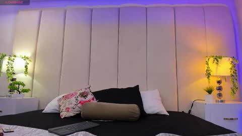 Snapshot of mia_rousse25 chatting on December 1, 1:43 am mia rousse25 online show from December 1, 1:43 am