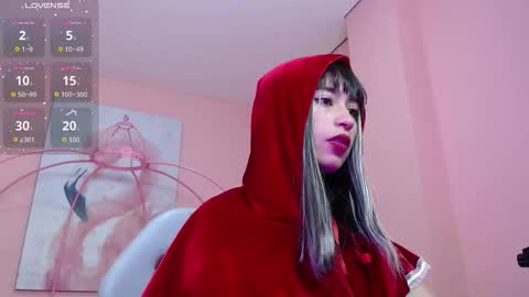 Mia  online show from December 19, 1:18 pm