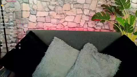 Mia online show from November 8, 6:29 pm