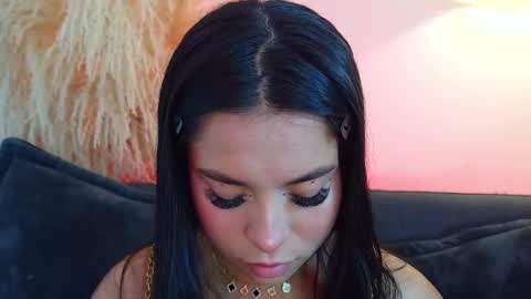 Mia online show from March 22, 7:06 pm