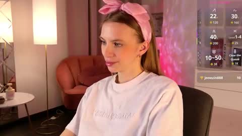 Mia online show from February 21, 6:36 am