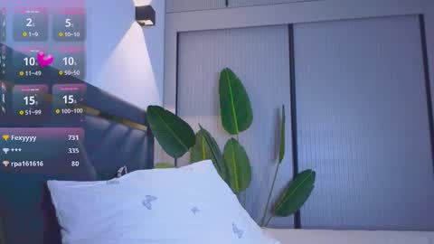 Mia online show from October 29, 5:47 pm