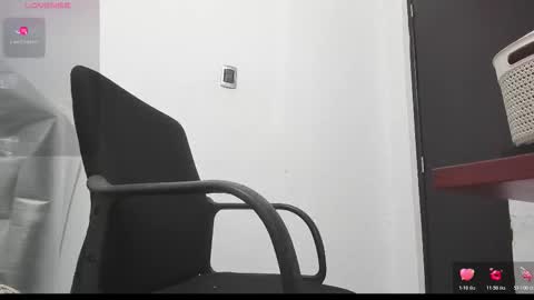 mia soman online show from November 24, 11:26 pm